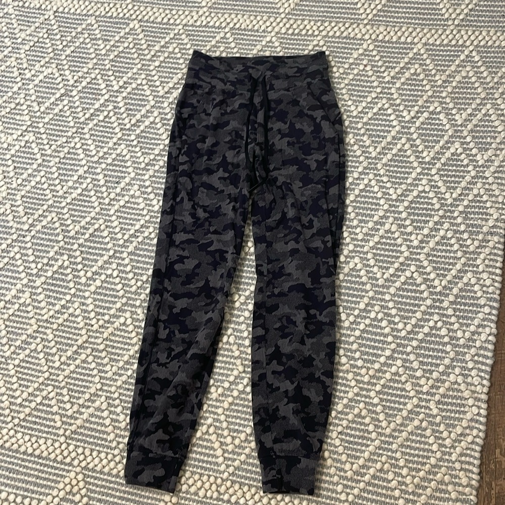 Size 2 lululemon joggers camo